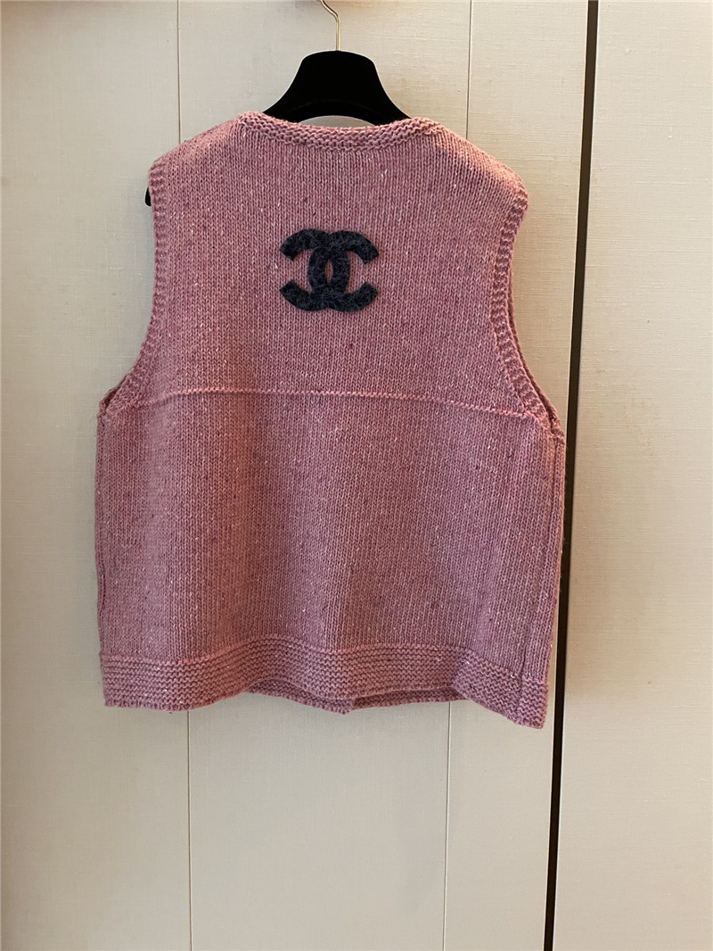 Ch**el vest