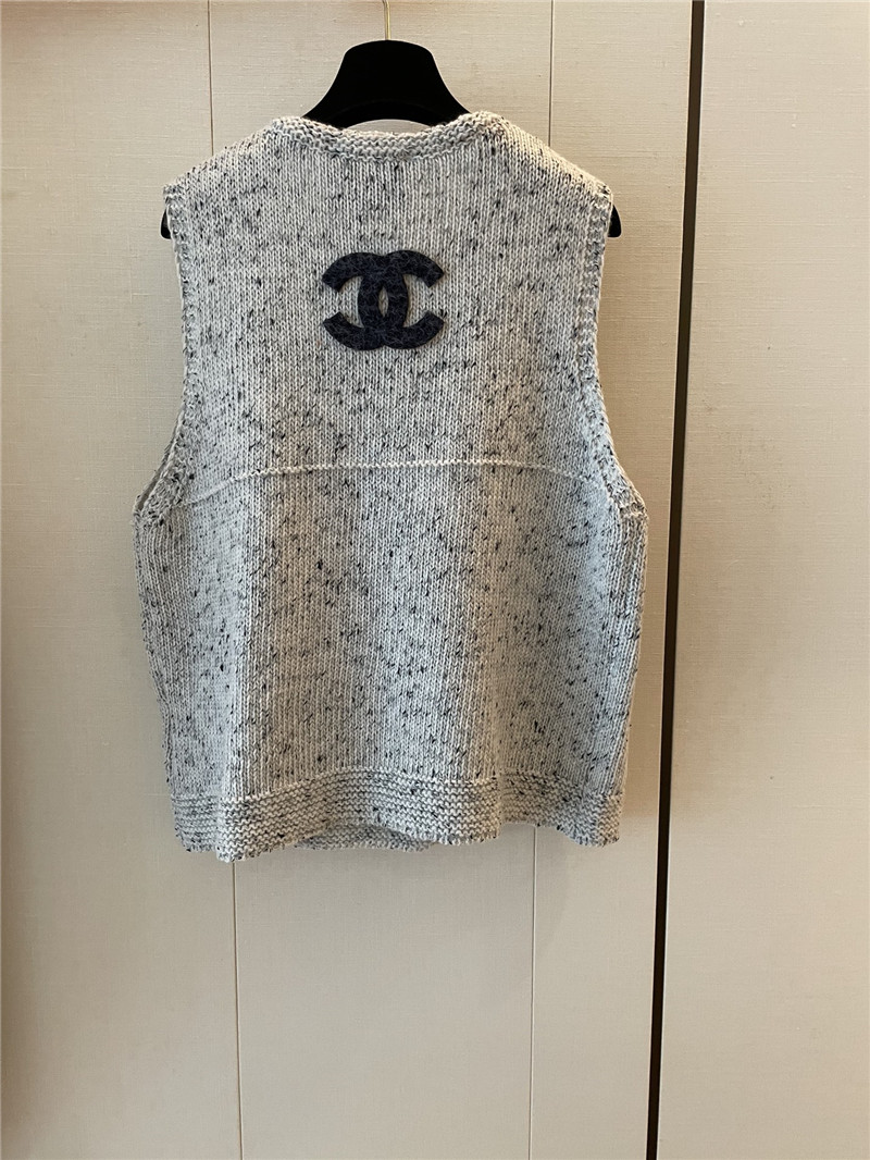 Ch**el vest