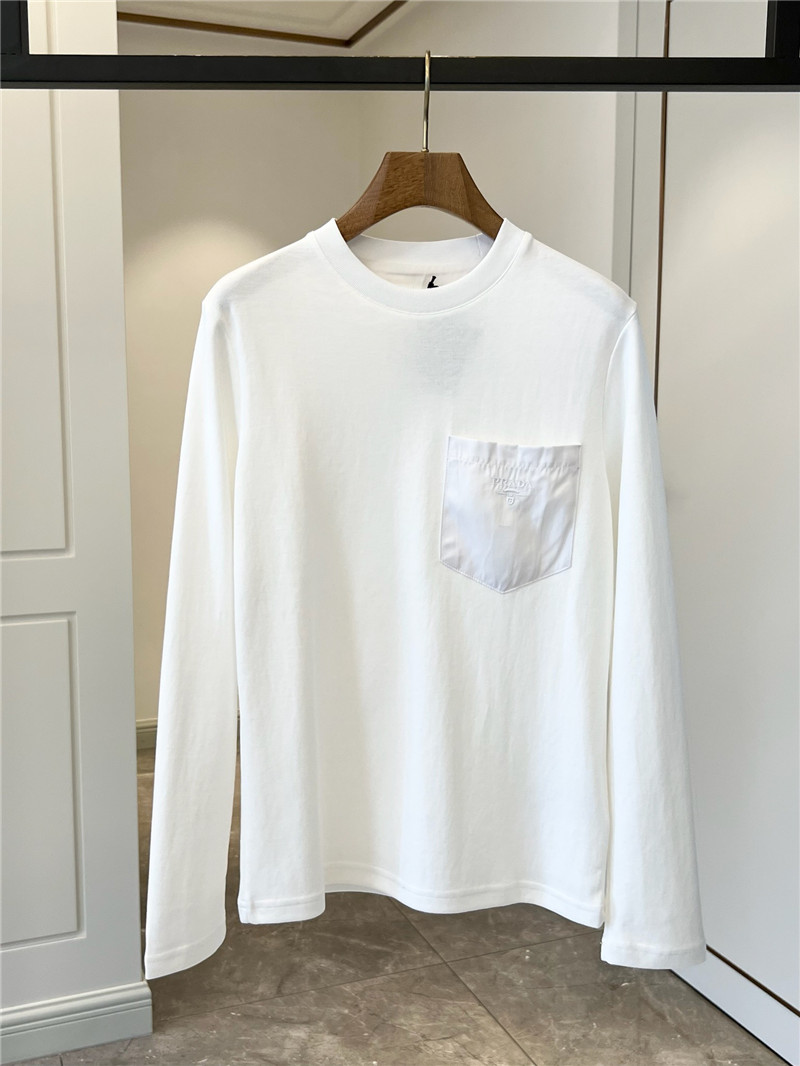 Pra*a solid color t-shirt