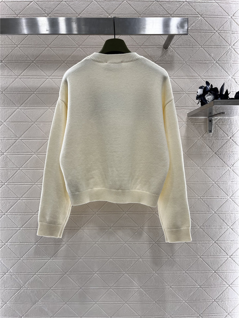 Gvc*1 logo intarsia wool jumper in ivory