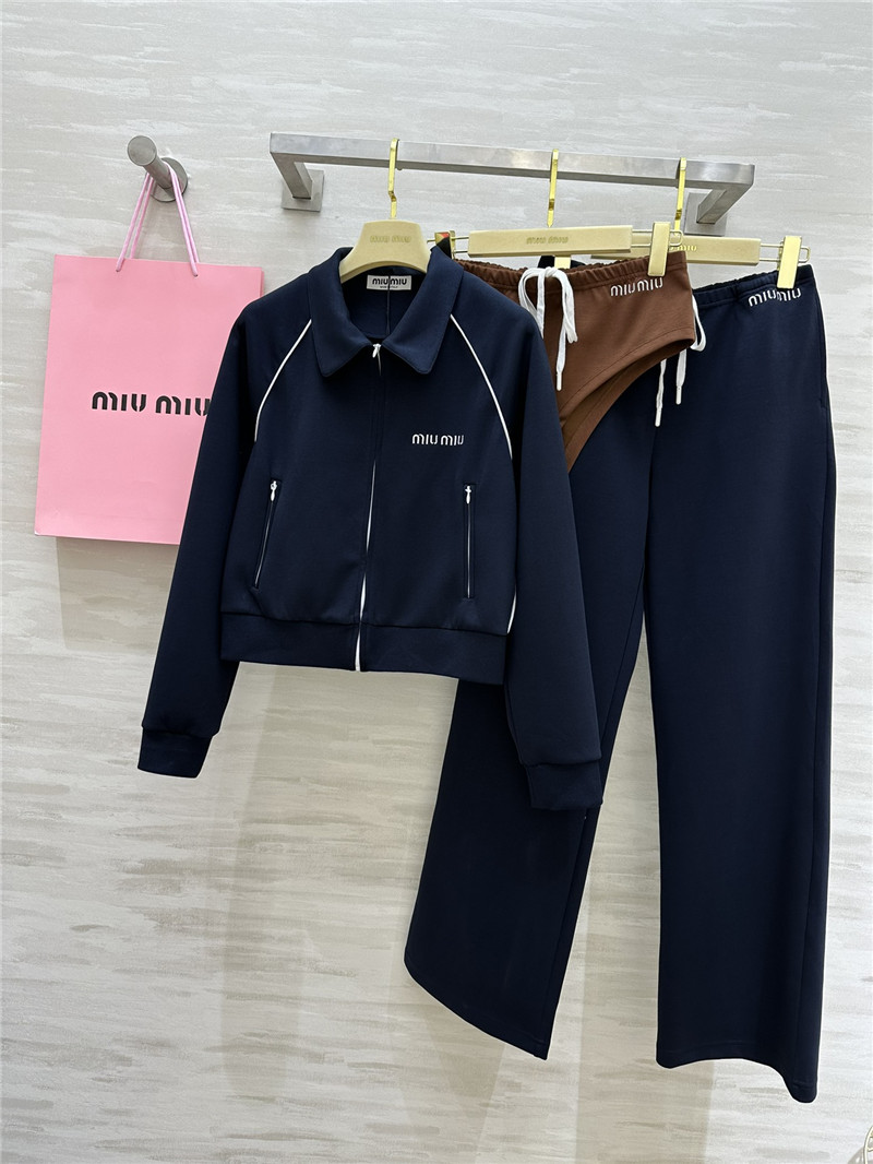 M1um1u sports suit