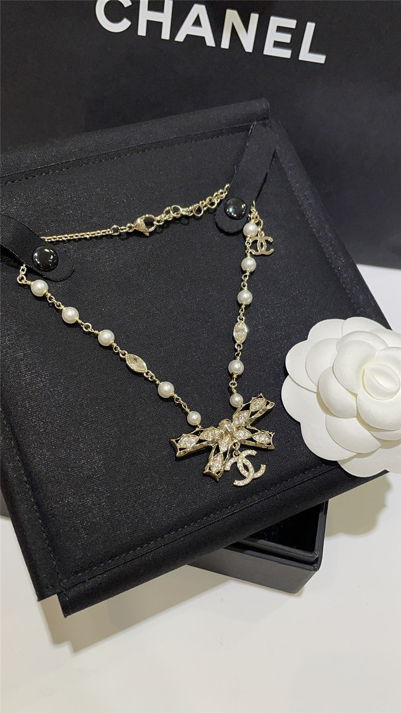 Ch**el bow choker pearl necklace