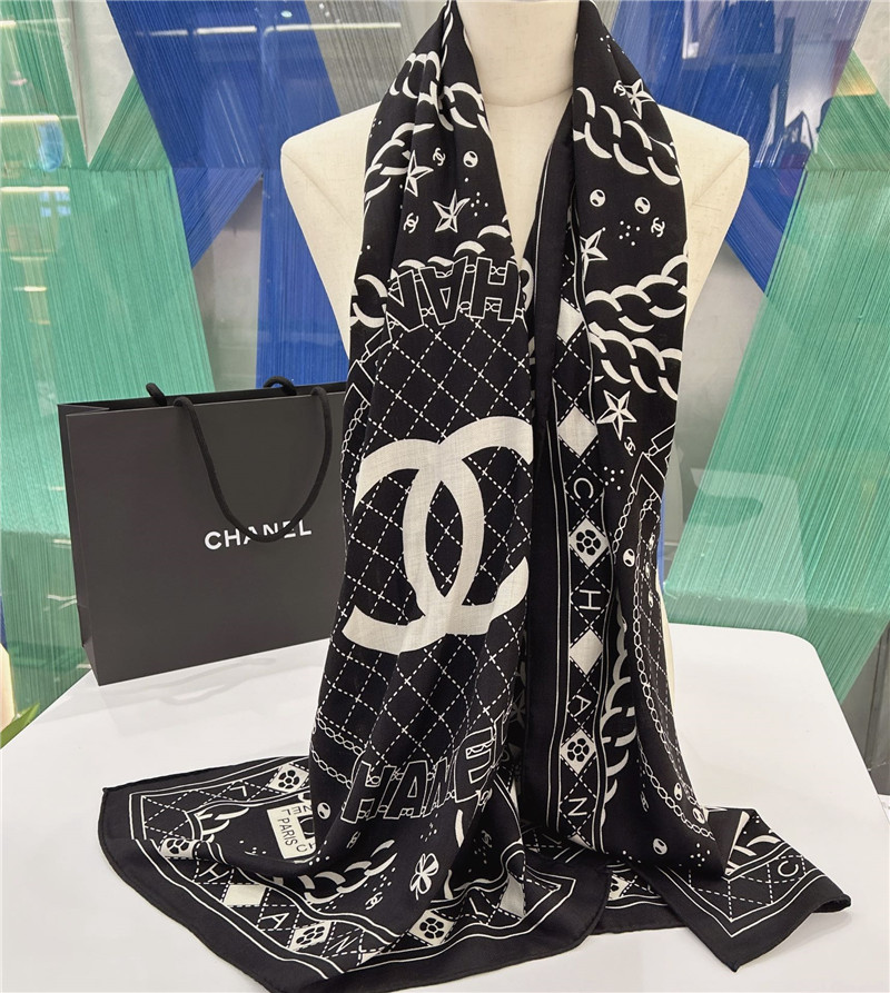Ch**el chain logo long scarf
