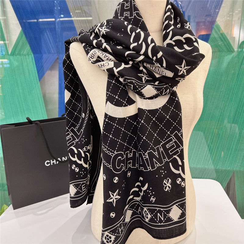 Ch**el chain logo long scarf