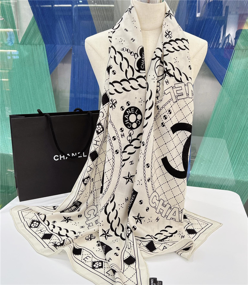 Ch**el chain logo long scarf