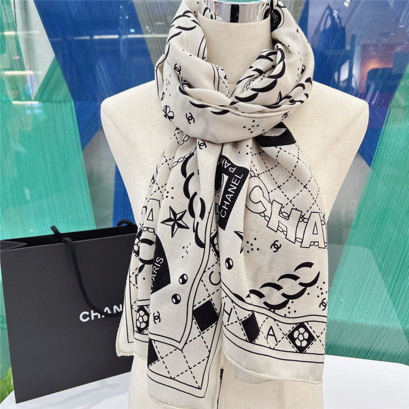 Ch**el chain logo long scarf