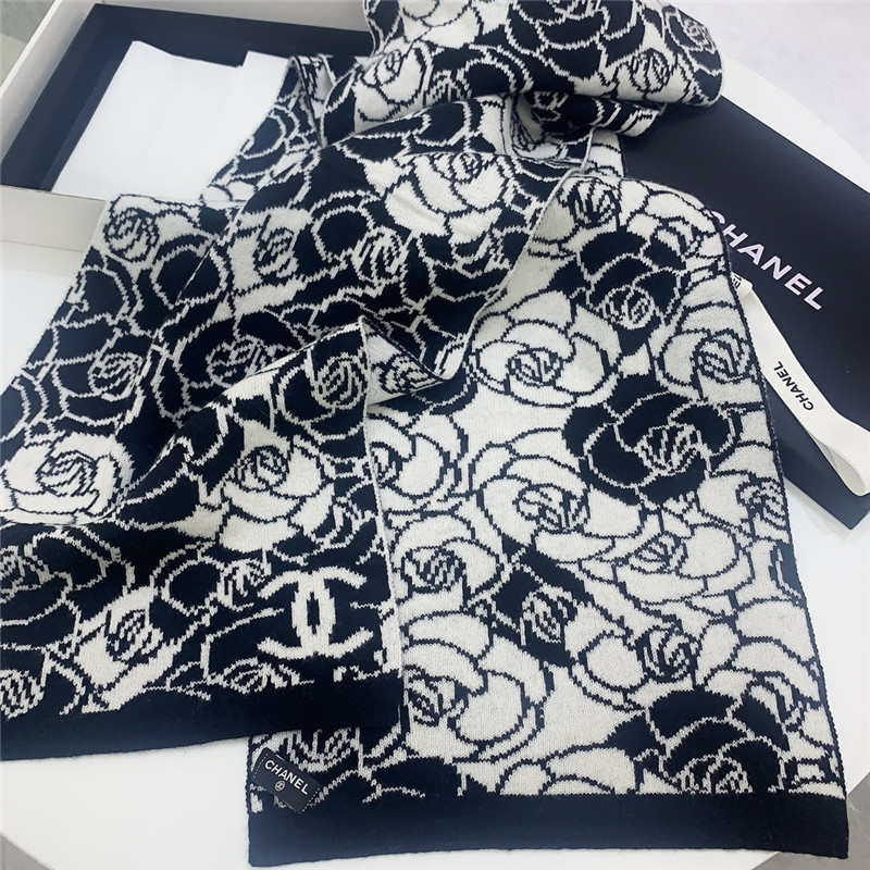 Ch**el camellia scarf