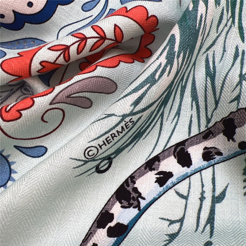 H**me5 double-sided silk scarf