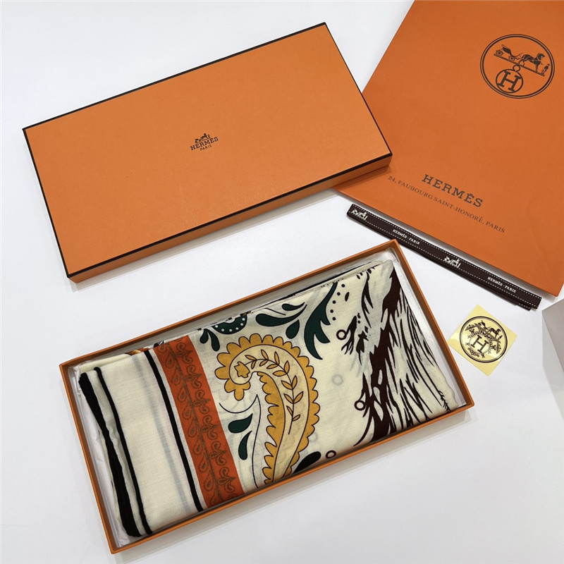 H**me5 double-sided silk scarf