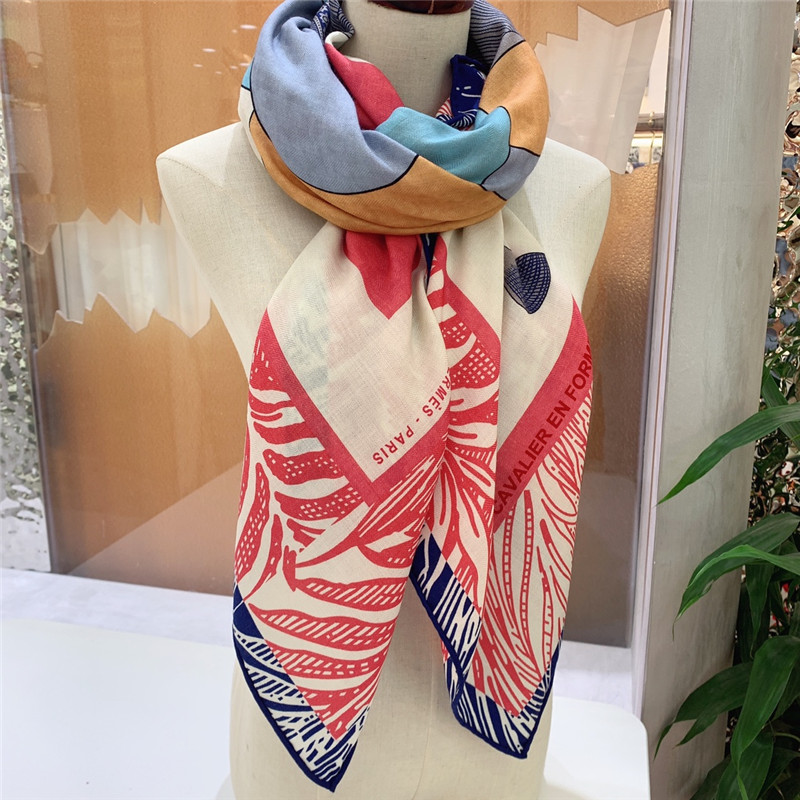H**me5 double-sided same color square scarf