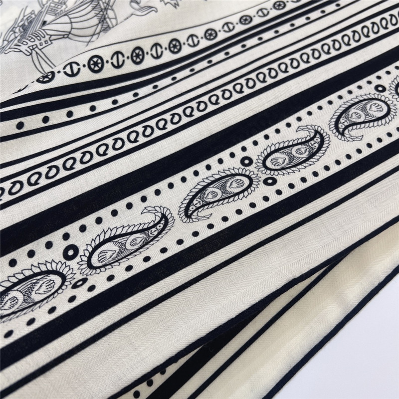 H**me5 140cm shawl