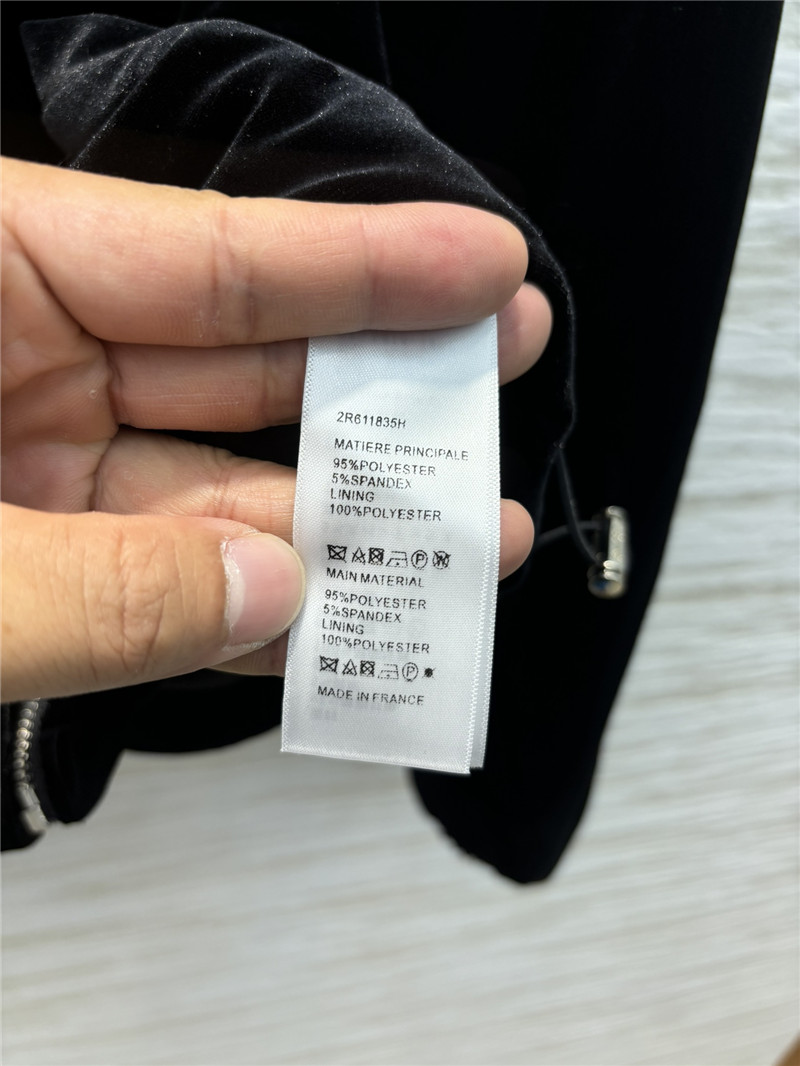 Ce1i*e hooded velvet suit