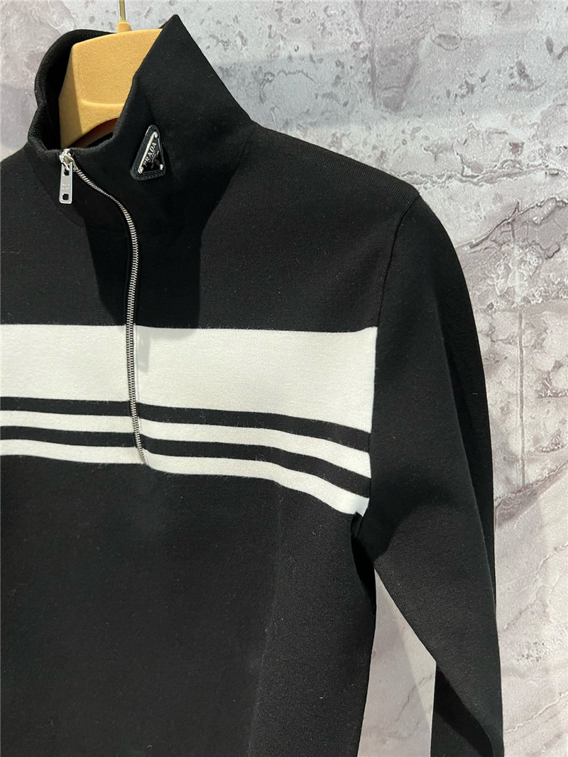 Pra*a cropped active half-zip sweatshirt black