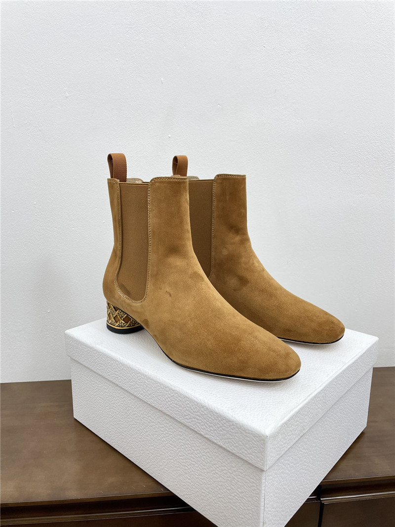 D10r icon 40mm brown suede ankle boots
