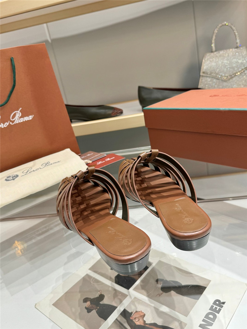 L0r0 P1ana braided strap sandals in brown calfskin