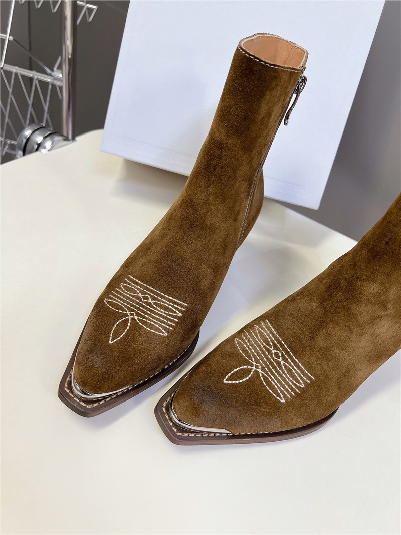 Ce1i*e brown suede western boots