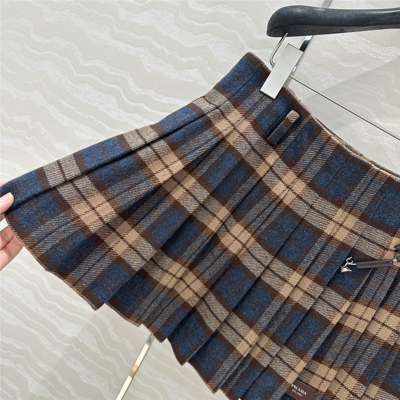 Pra*a preppy pleated skirt