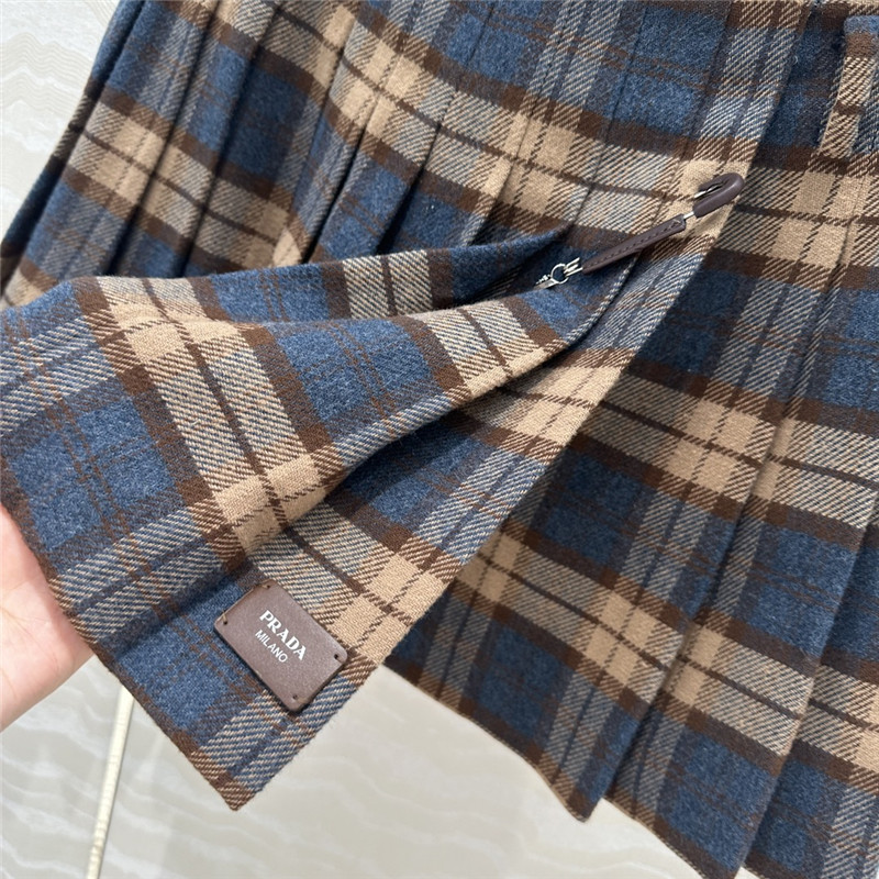 Pra*a preppy pleated skirt