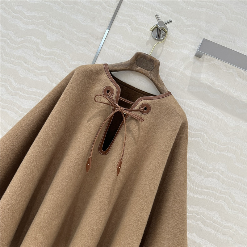 L0r0 P1ana cashmere cape