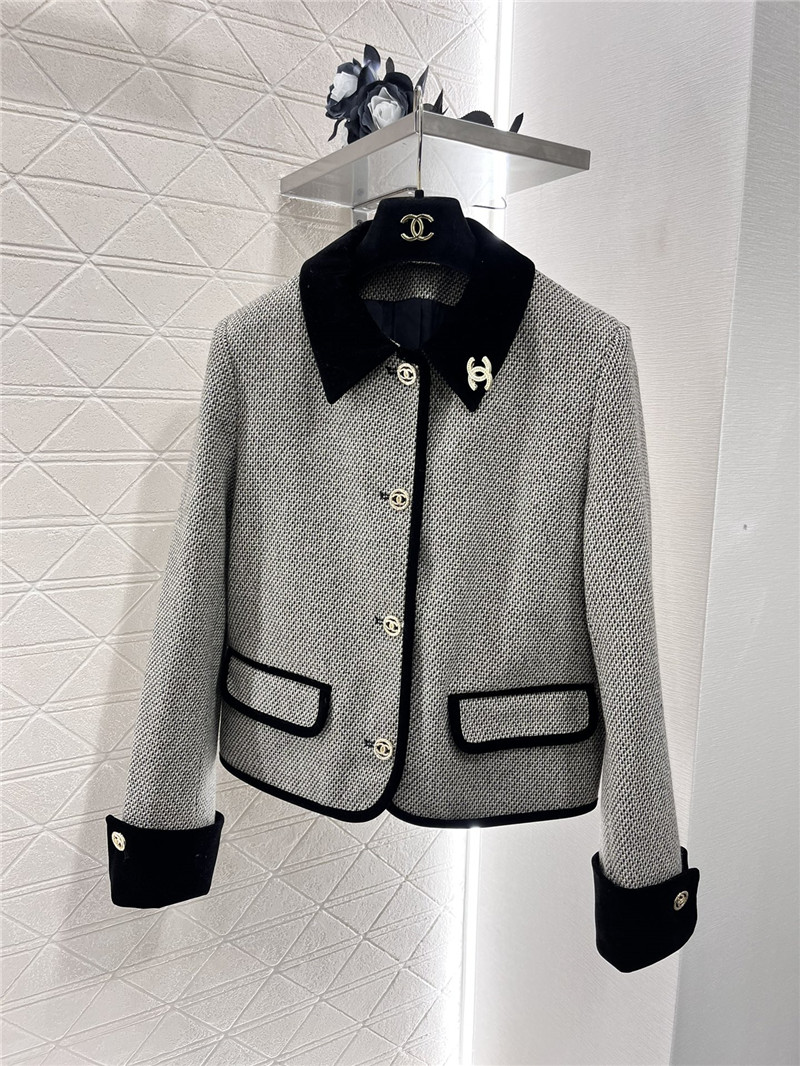 Ch**el wool brooch coat
