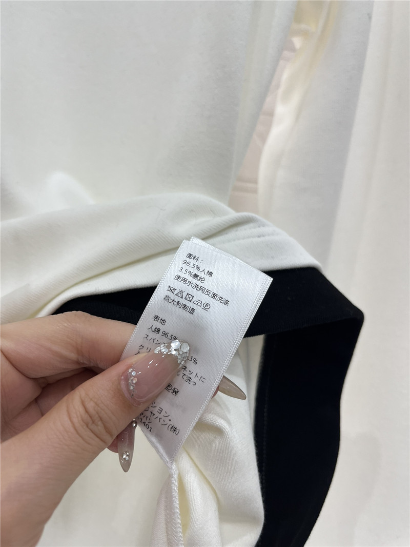 Ce1i*e fake two piece bottoming shirt