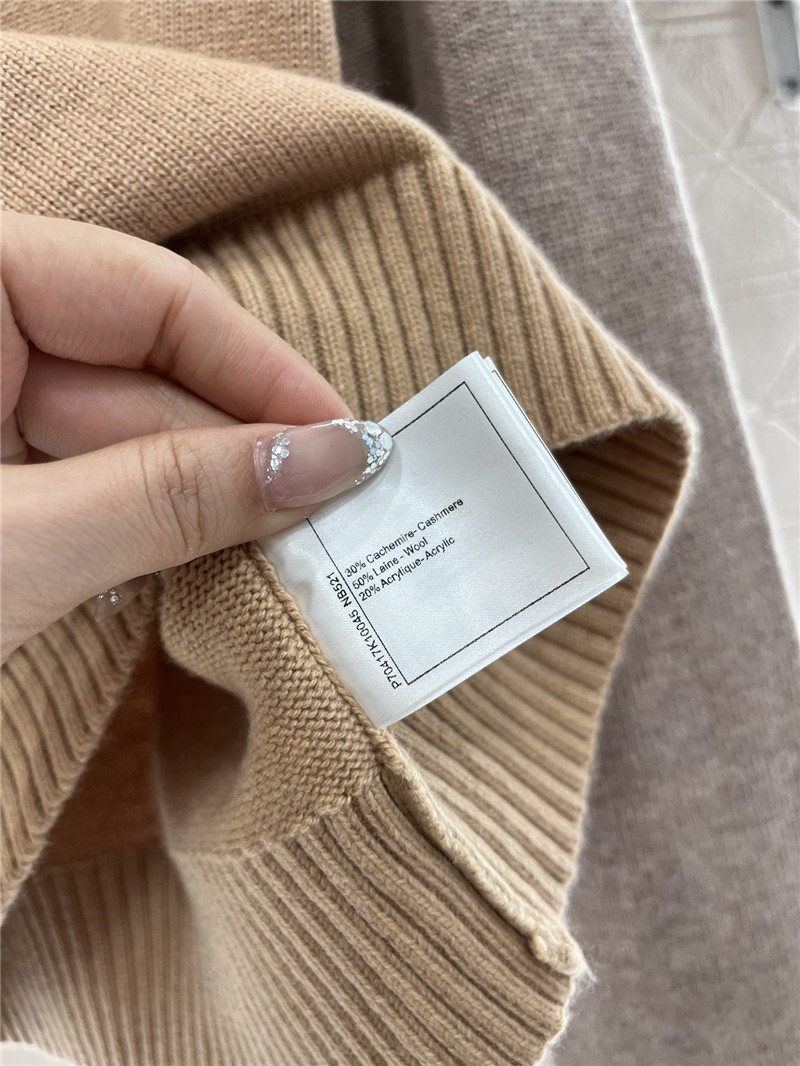 Ch**el two-tone raglan sweater beige and taupe