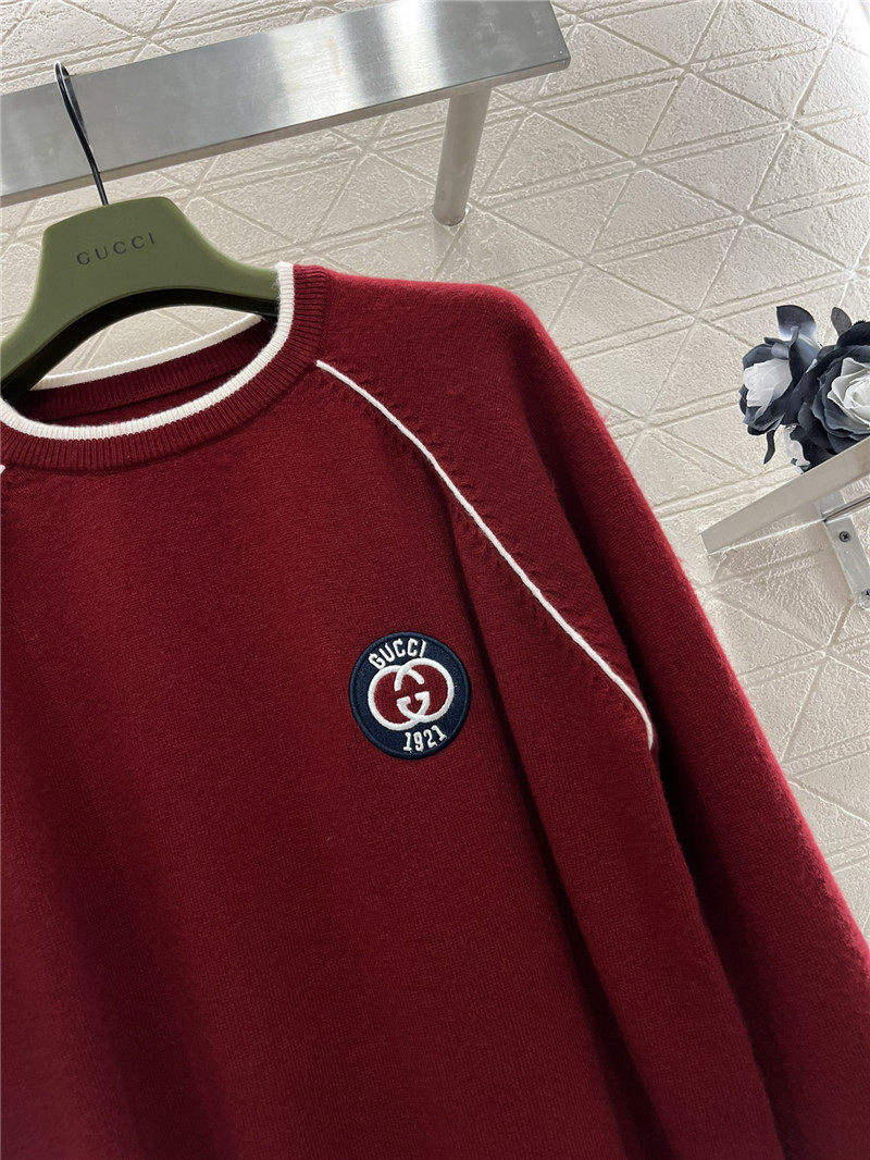 Gvc*1 burgundy wool sweater with interlocking g