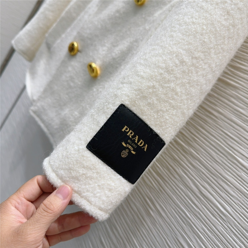Pra*a new coat