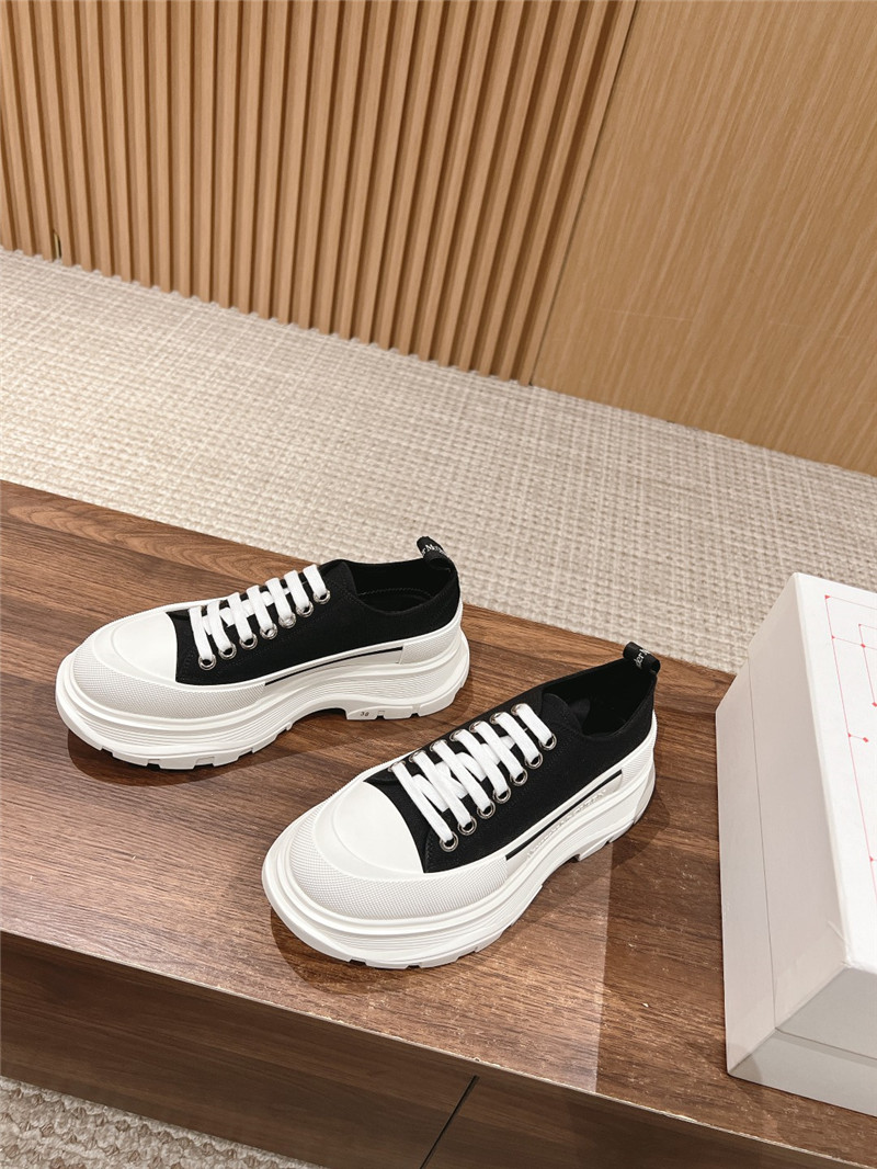 a1exa*der Mcqv*en tread slick lace-up sneakers