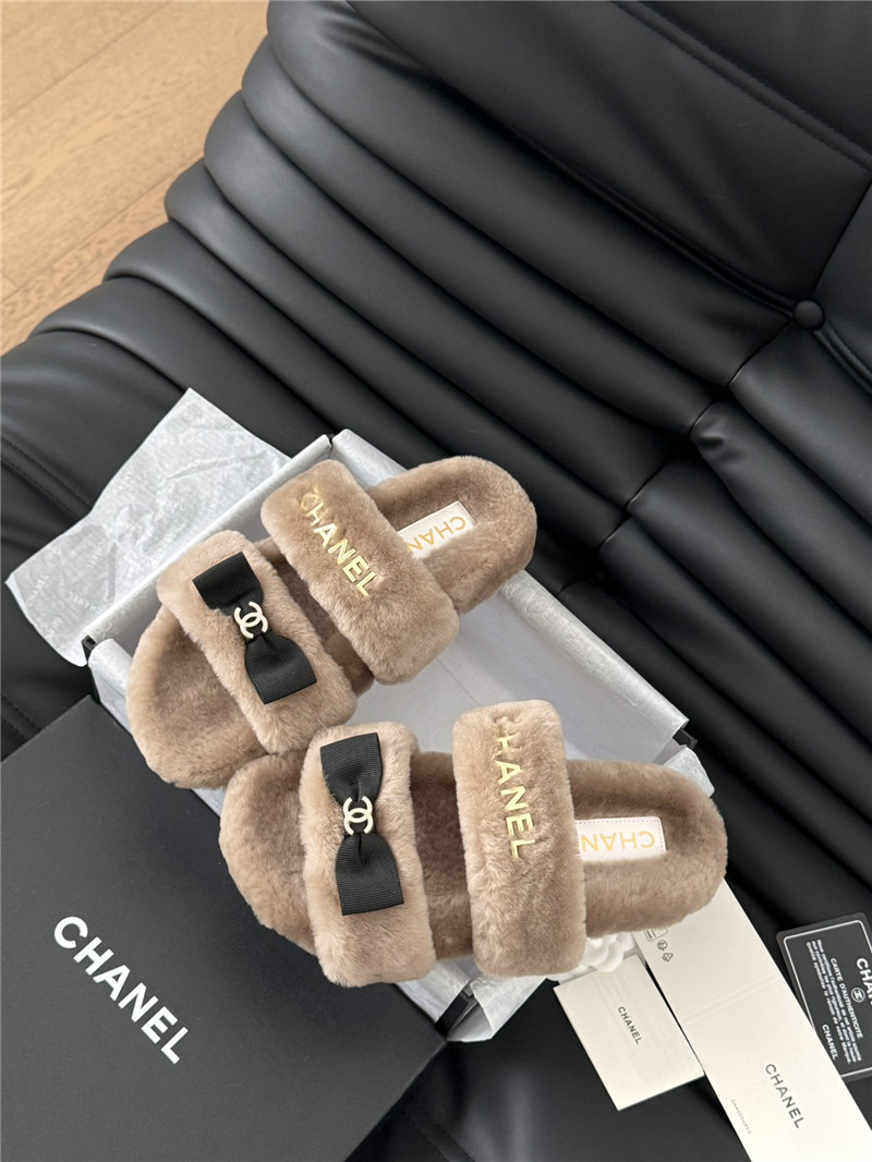 Ch**el bow brown fur home slippers