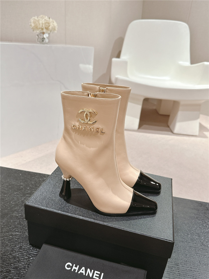 Ch**el beige patent leather boots