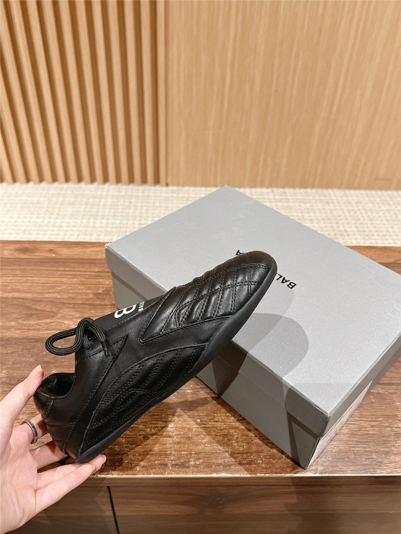 Ba1en*iaga zen sneaker black white