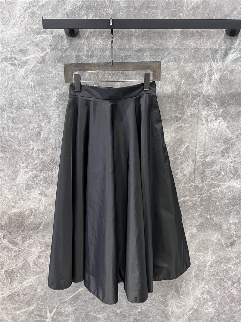 Pra*a nylon skirt