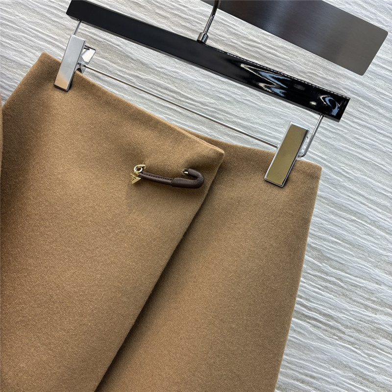 Pra*a wool lapel jacket suit