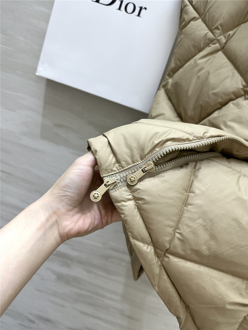 D10r quilted down vest
