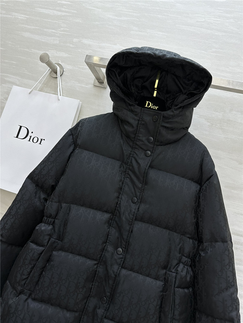 D10r mid-length down jacket