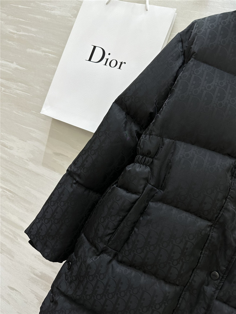 D10r mid-length down jacket