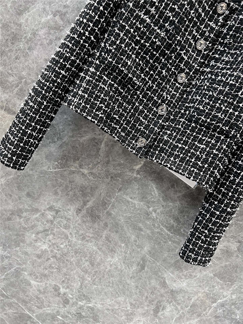 Ch**el short coat