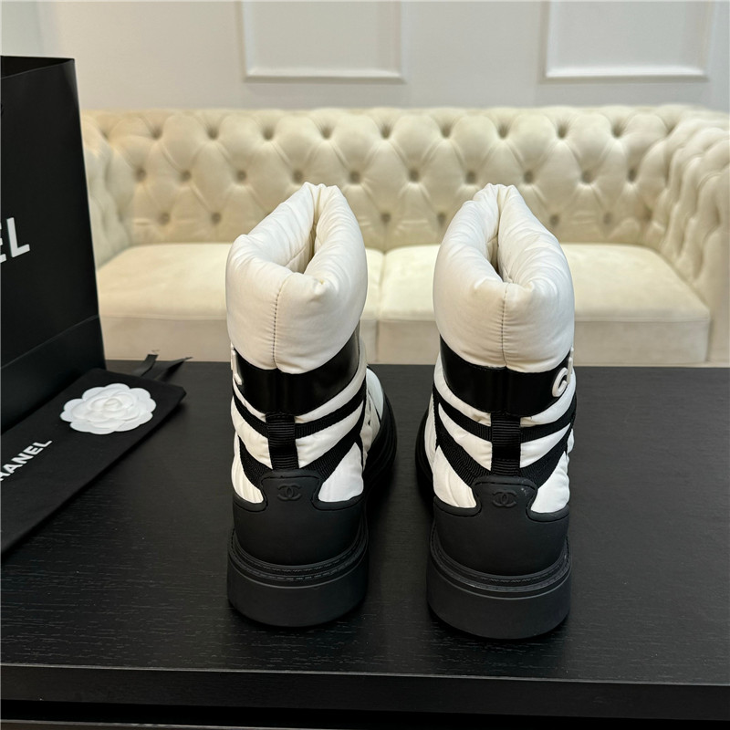 Ch**el white calfskin nylon snow boots