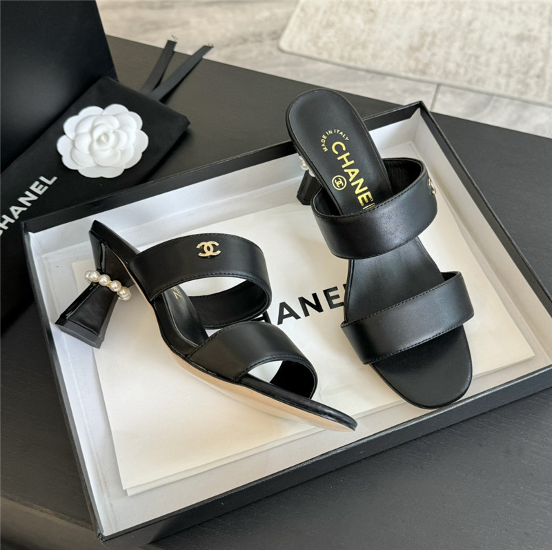 Ch**el pearl heel black smooth leather mules