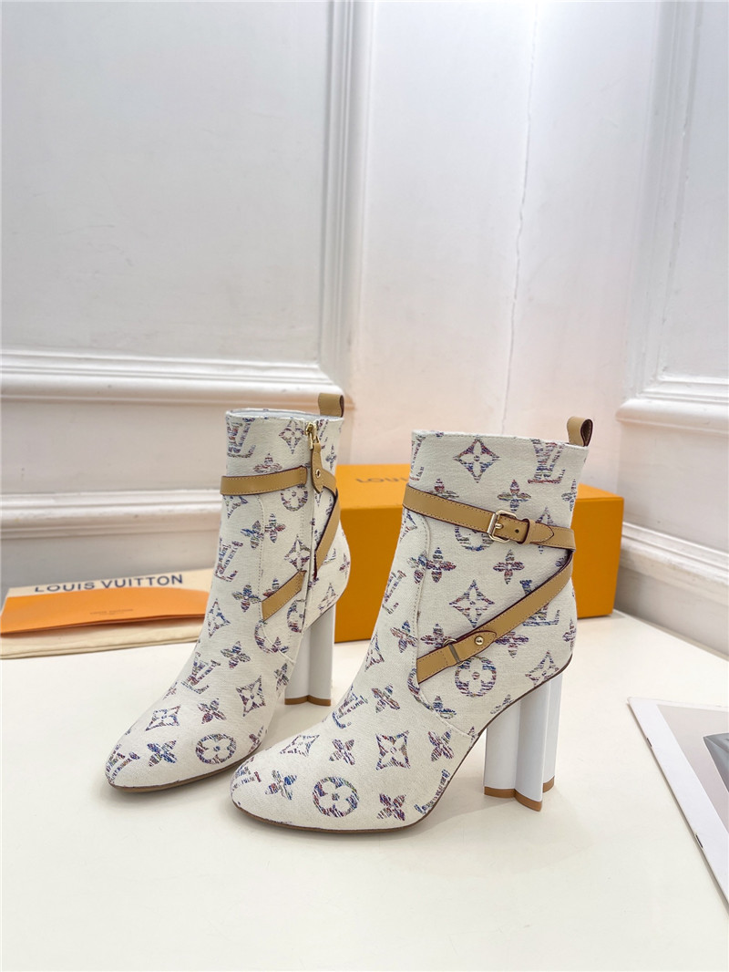 l0vis Vvtt0n beige monogram silhouette ankle boot