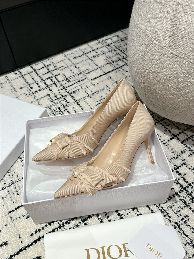 D10r aD10rable nude pumps fringed grosgrain