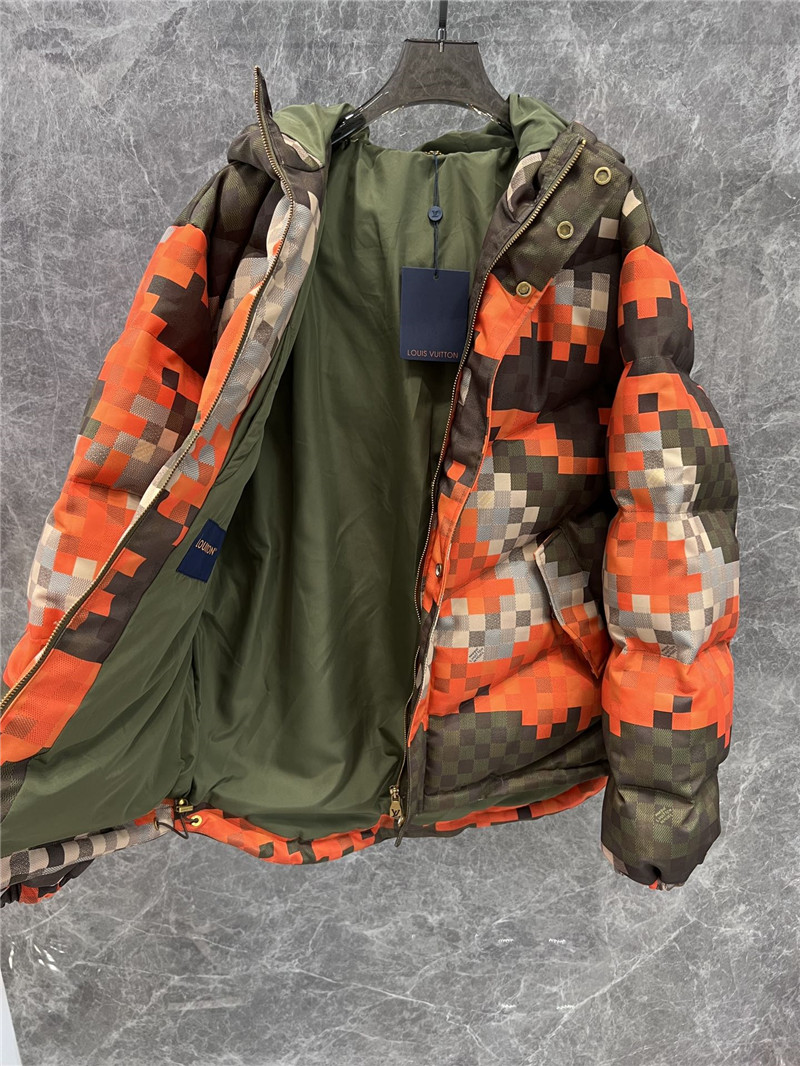 l0vis Vvtt0n lv down jacket