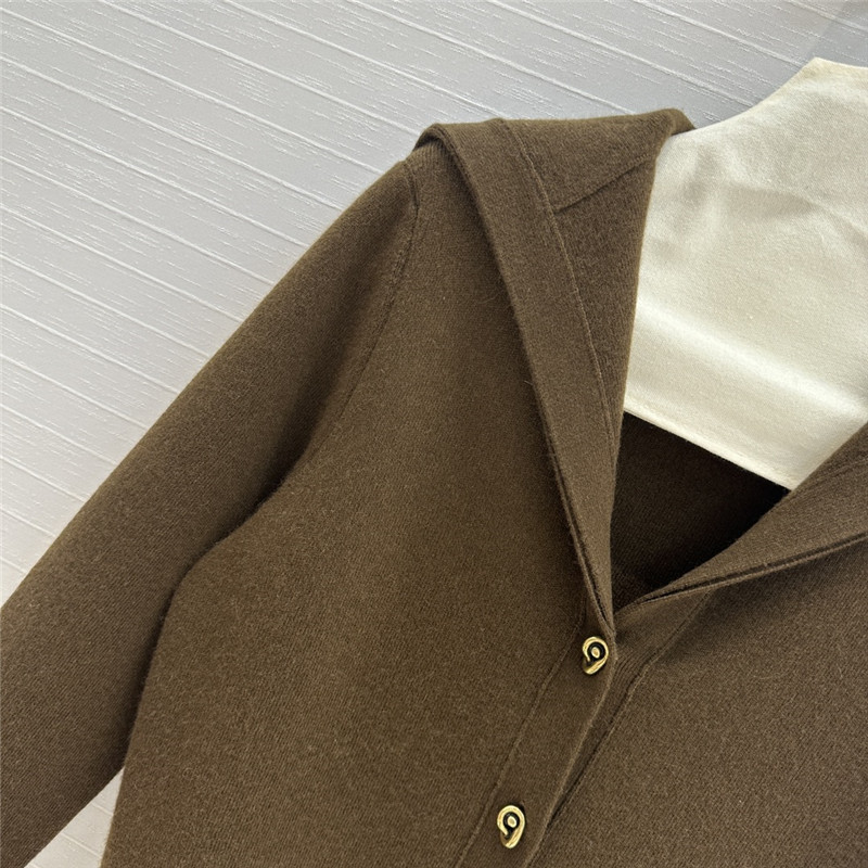 BV Lapel Wool Cardigan in Brown