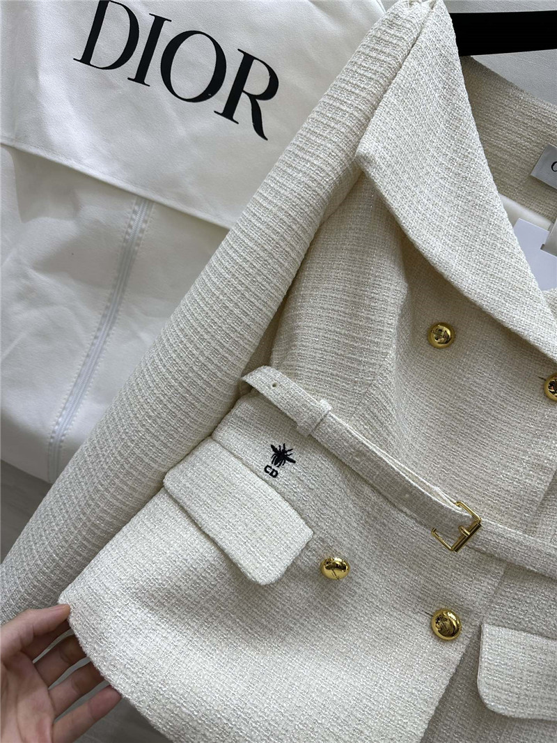 D10r woven suit