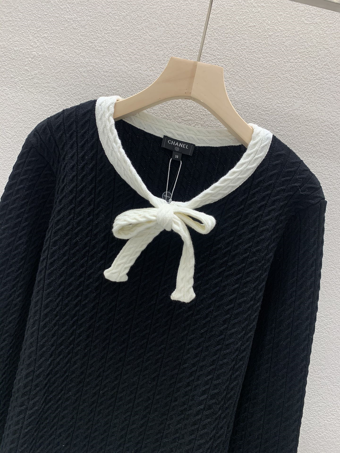 Ch**el contrast bow tie neck sweater in black