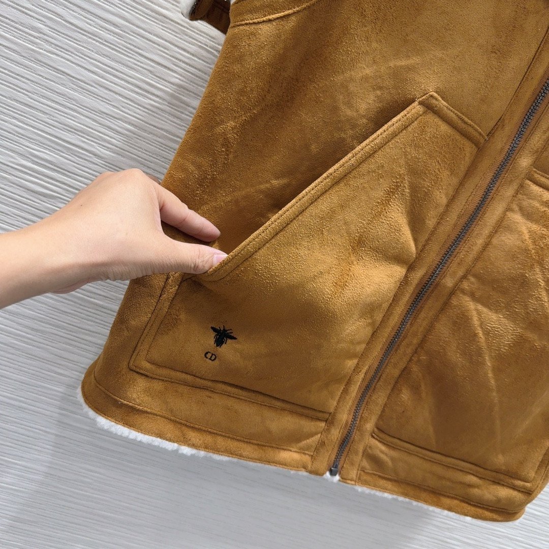 D10r reversible vest