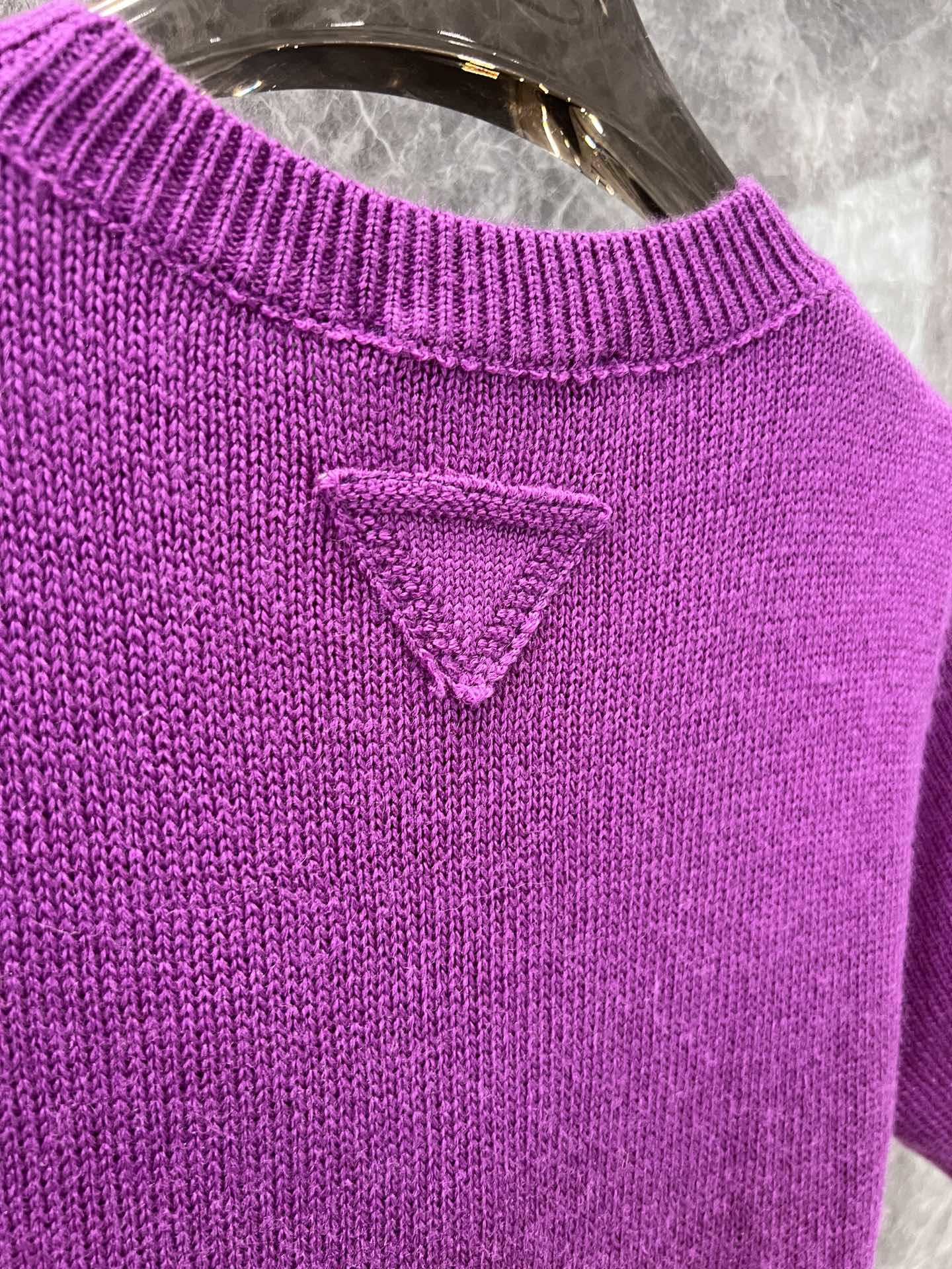 Pra*a purple wool short-sleeve knitwear