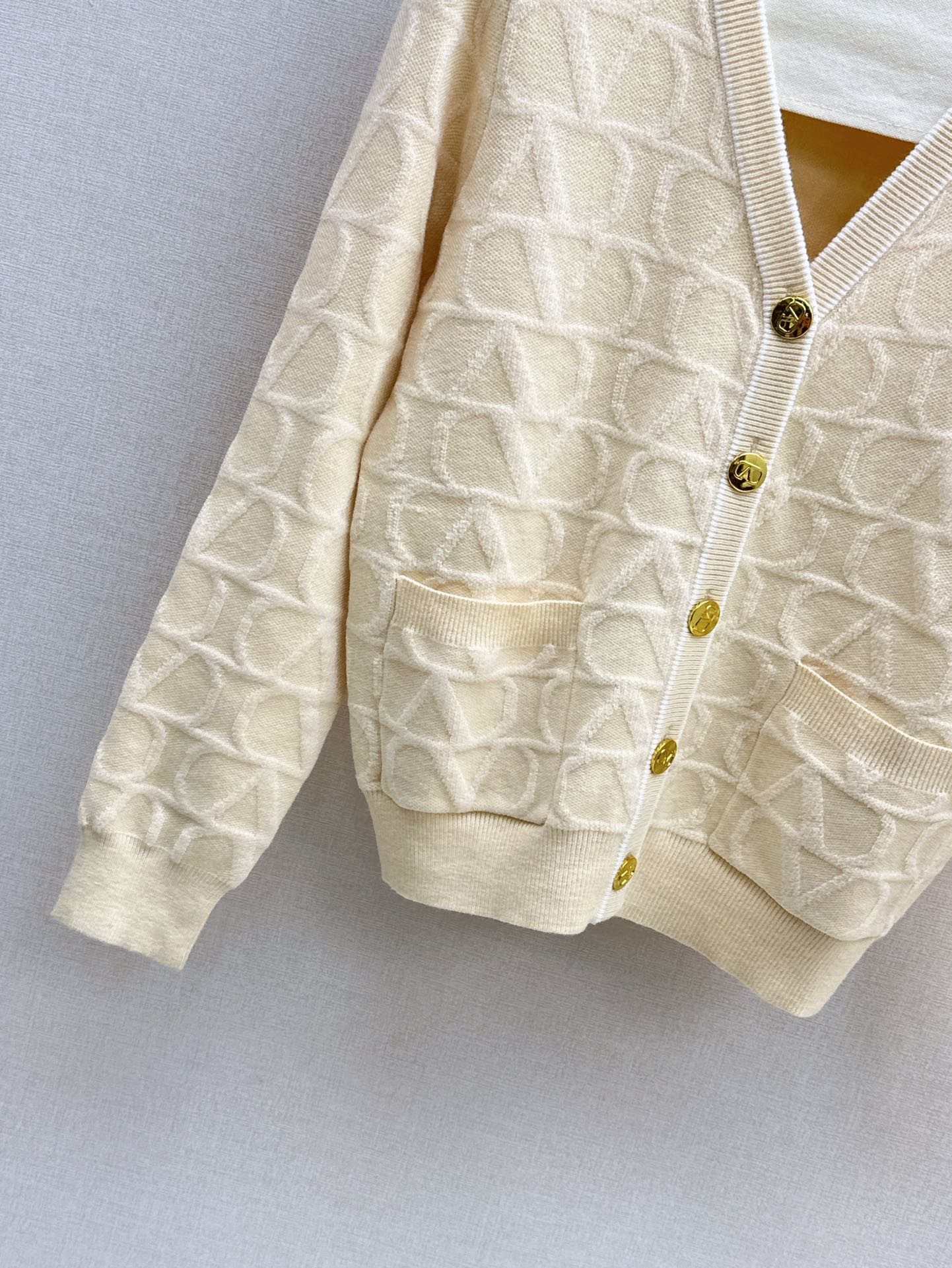 Va1e*ntin0 v-neck jacquard cardigan virgin