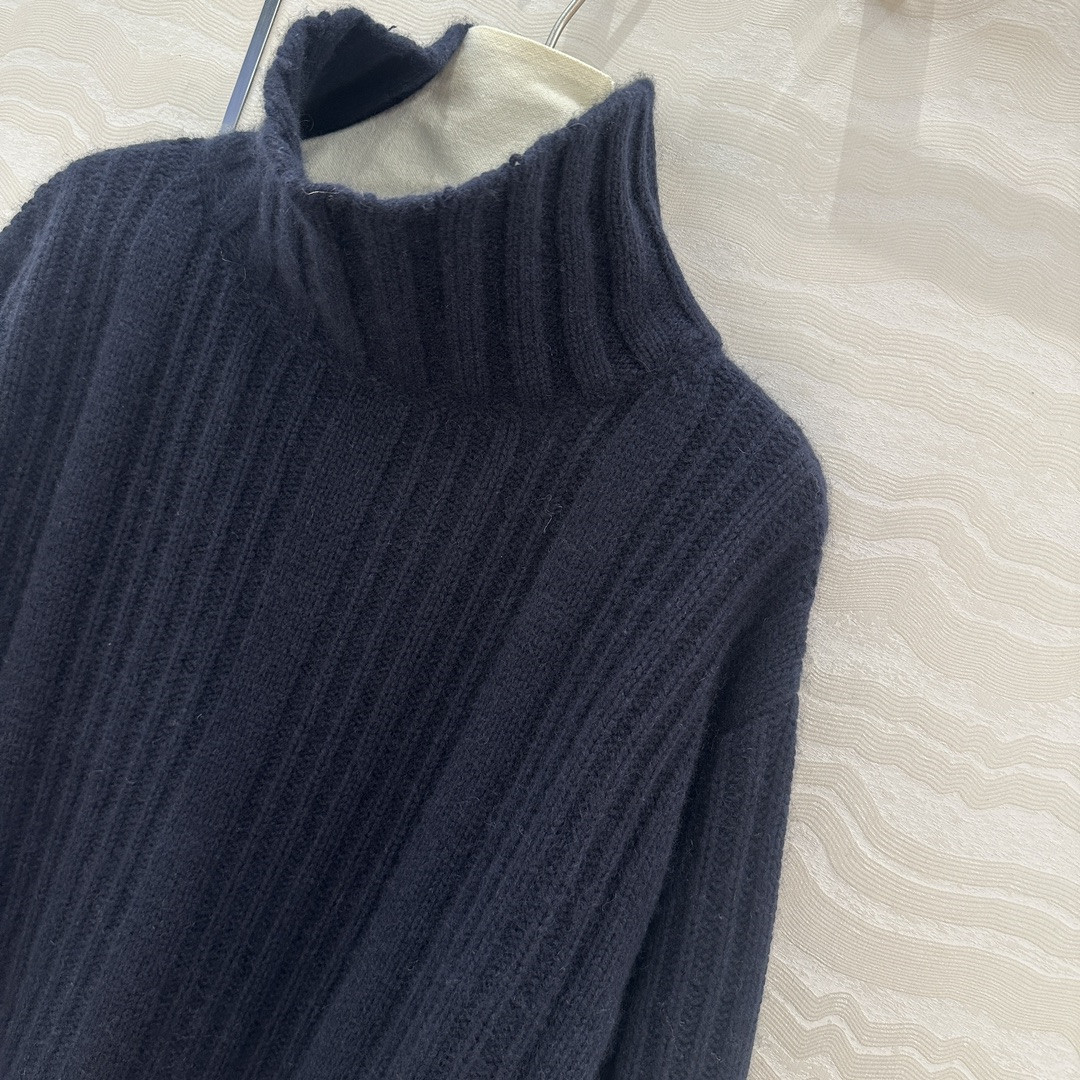 Vanitoo Vitalba Navy Turtleneck Sweater